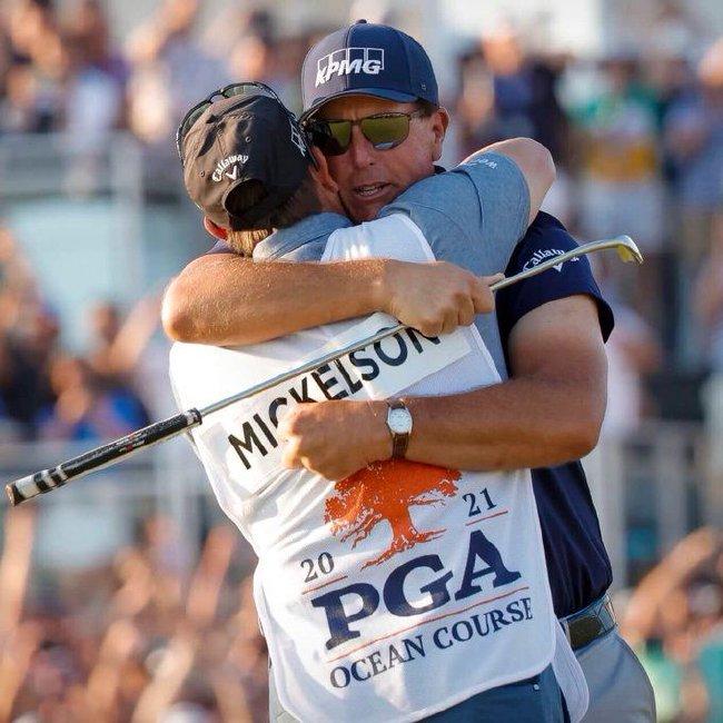 米克尔森与弟弟一起夺得2021年PGA锦标赛冠军